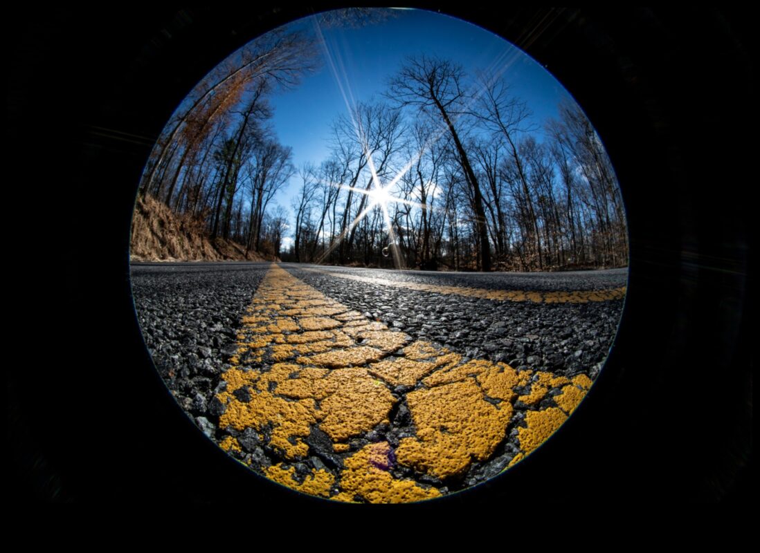 حقائق مجردة: وجهات نظر مشوهة في فن المناظر الطبيعية