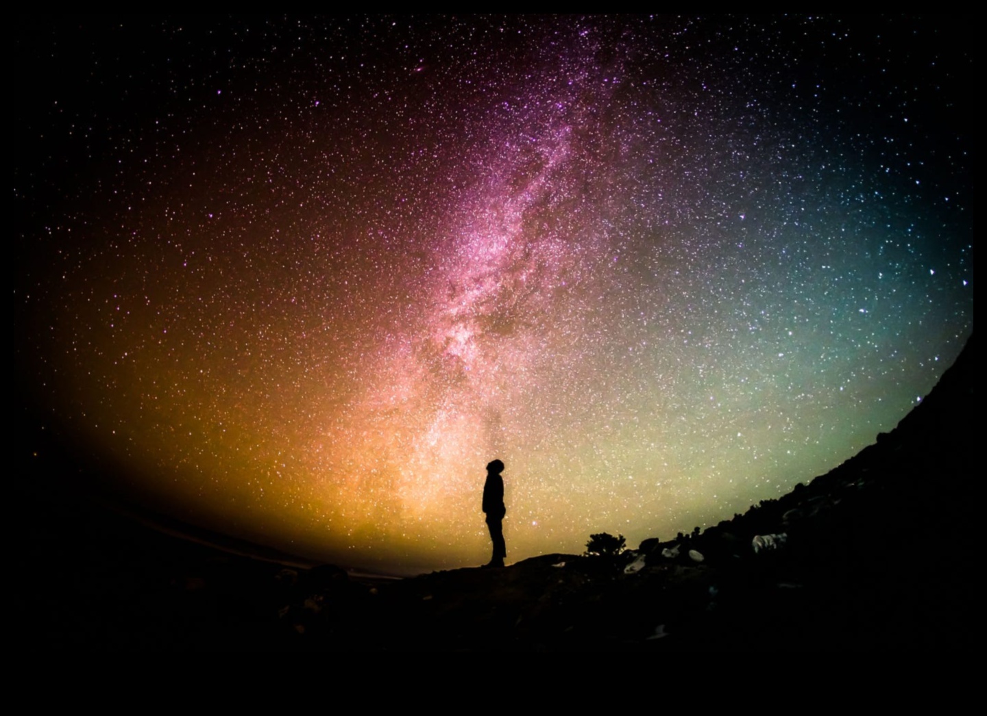 ملاحو المجرة: توجيه الإنسانية في استكشاف الفضاء الذي لا نهاية له