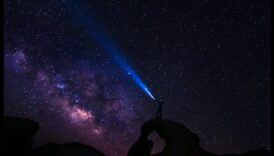 الملاحون السماويون: رسم المسار الكوني للمركبة الفضائية