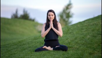 الانسجام الداخلي: التأثير العميق للتأمل الذهني