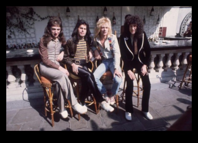 الرابسودي البوهيمي: معرض أزياء بأثر رجعي في السبعينيات 4 الرابسودي البوهيمي: ملابس رائعة لإضفاء لمسة ريترو