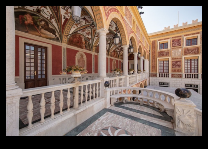 اللوحات الجدارية المخفية: الجداريات واللوحات في المساكن القديمة